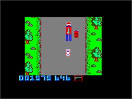 In game image of Spy Hunter on the Amstrad CPC.