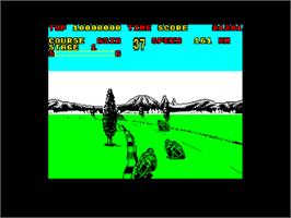 In game image of Super Hang-On on the Amstrad CPC.