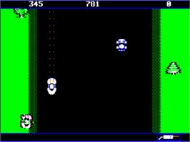 In game image of Spy Hunter on the Apple II.