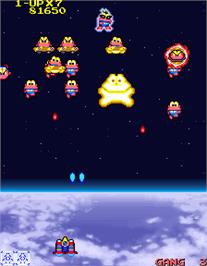 In game image of Cosmo Gang the Video on the Arcade.