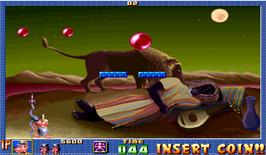 In game image of Pang! 3: Kaitou Tachi no Karei na Gogo on the Arcade.
