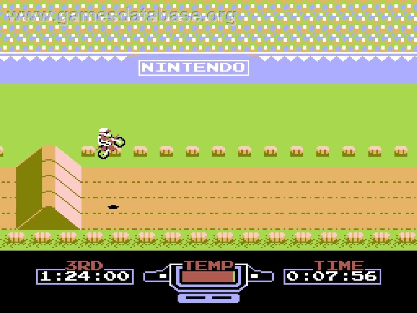 FamicomStation - Arcade - Artwork - In Game