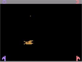 In game image of JoustPong on the Atari 2600.