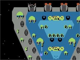 In game image of Dreadnaught Factor on the Atari 5200.