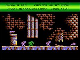 In game image of Tusker on the Atari 8-bit.