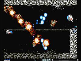 In game image of R-Type 2 on the Atari ST.