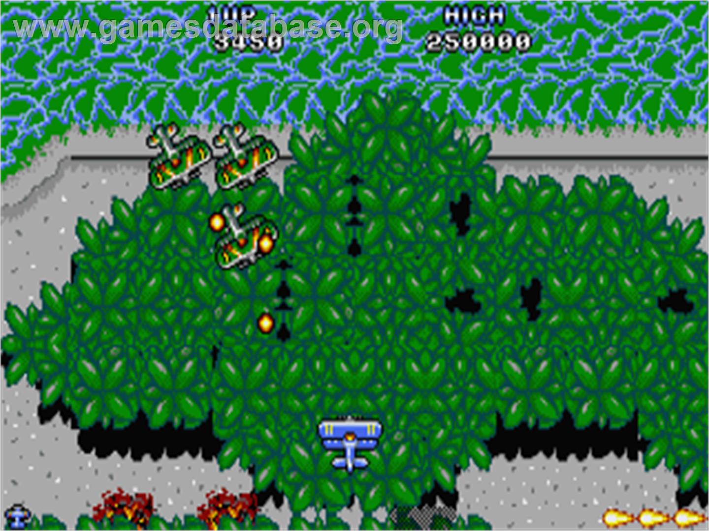 Flying Shark - Atari ST - Artwork - In Game