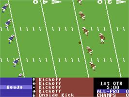 In game image of 4th & Inches on the Commodore 64.