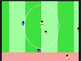 In game image of Kick Off (Bubble Bus) on the Commodore 64.