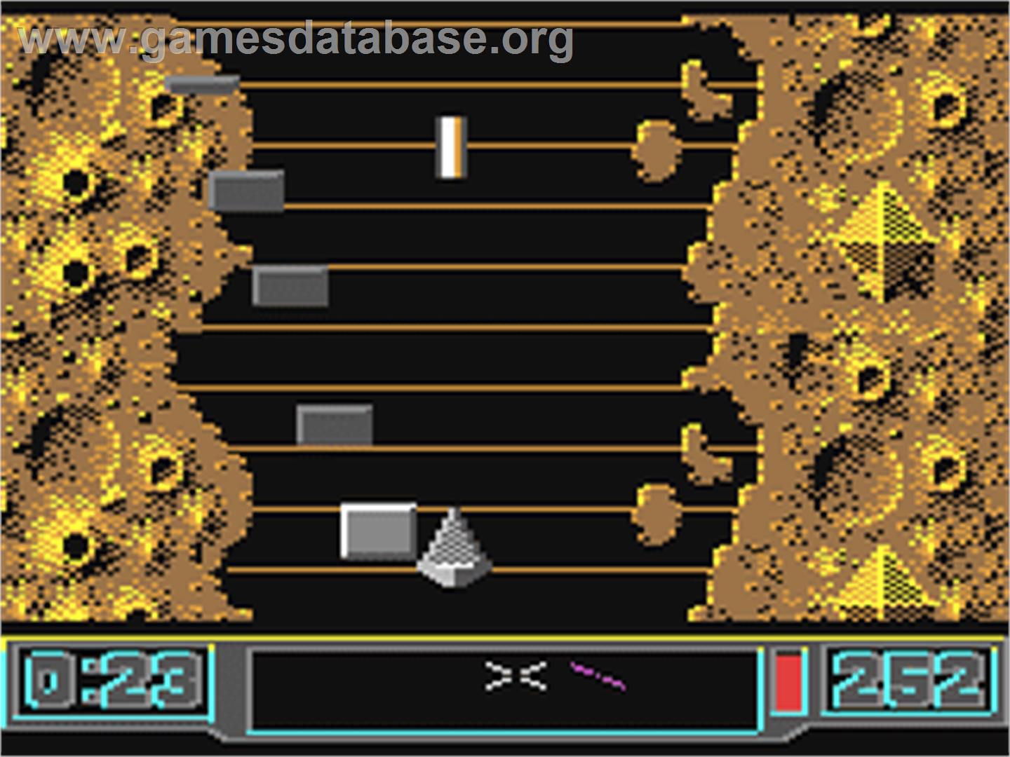 Chute Pursuit - Commodore 64 - Artwork - In Game