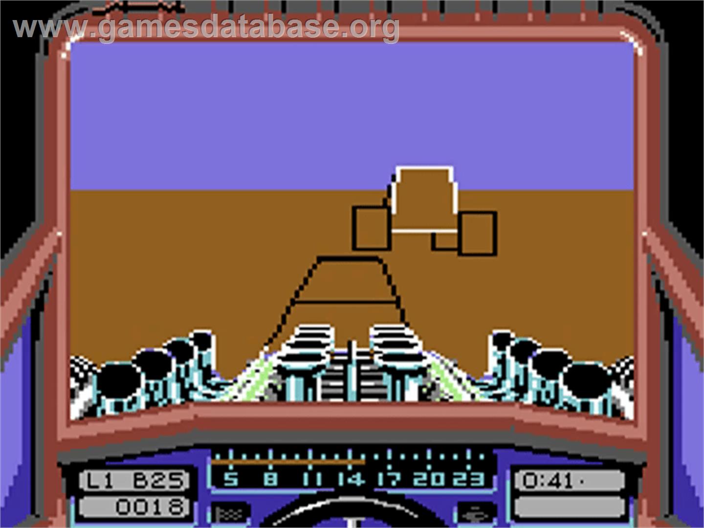 Stunt Car Racer - Commodore 64 - Artwork - In Game