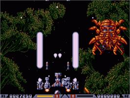 In game image of Xenon 2: Megablast on the Commodore Amiga.