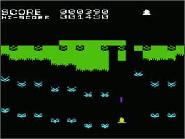 In game image of Alien Attack on the Commodore VIC-20.