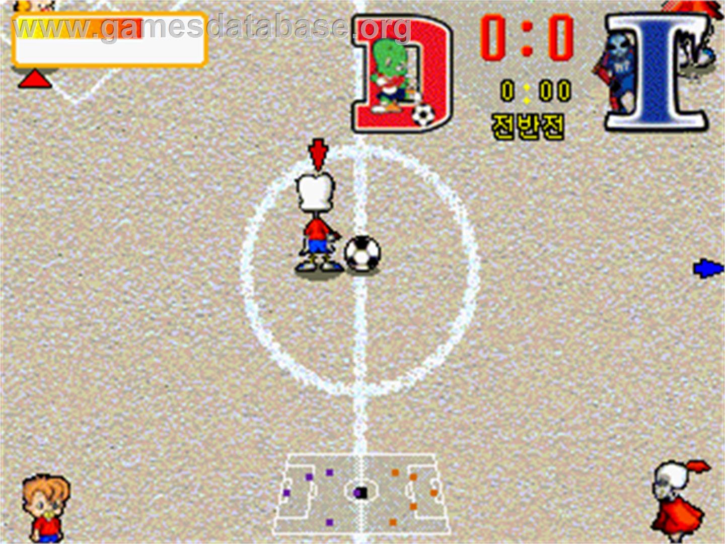 Dooly Soccer 2002 - Gamepark GP32 - Artwork - In Game