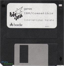Artwork on the Disc for International Karate on the Microsoft DOS.