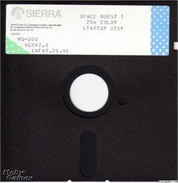 Artwork on the Disc for Space Quest 1 - Roger Wilco in the Sarien Encounter on the Microsoft DOS.