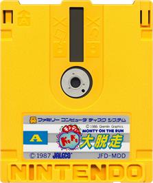 Cartridge artwork for Monty on the Run - Monty no Doki Doki Dai Dassou on the Nintendo Famicom Disk System.