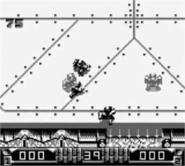 In game image of Speedball 2 - Brutal Deluxe on the Nintendo Game Boy.