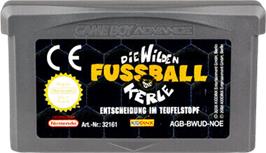 Cartridge artwork for Wilden Fussball-kerle, Die - Entscheidung Im Teufelstopf on the Nintendo Game Boy Advance.
