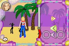 In game image of Mary-Kate and Ashley: Girls Night Out on the Nintendo Game Boy Advance.