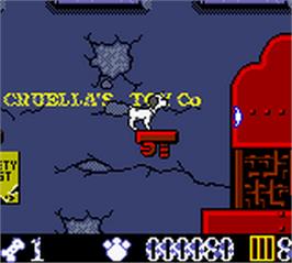 In game image of 102 Dalmatians: Puppies to the Rescue on the Nintendo Game Boy Color.