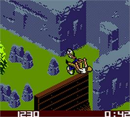 In game image of Dave Mirra Freestyle BMX on the Nintendo Game Boy Color.