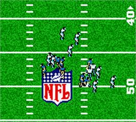 In game image of Madden Nfl 2001 on the Nintendo Game Boy Color.
