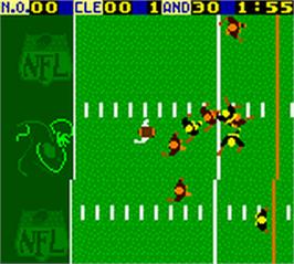 In game image of Nfl Blitz 2000 on the Nintendo Game Boy Color.