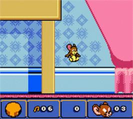 In game image of Tom And Jerry In Mouse Attacks! on the Nintendo Game Boy Color.