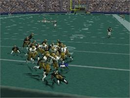 In game image of NFL Quarterback Club 2001 on the Nintendo N64.