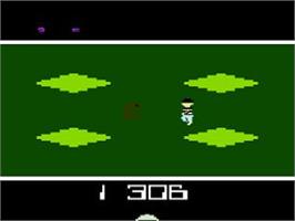 In game image of E.T. - The Extra Terrestrial on the Nintendo NES.