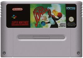 Cartridge artwork for Michael Jordan:  Chaos in the Windy City on the Nintendo SNES.