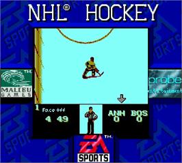 In game image of NHL Hockey '95 on the Nintendo Super Gameboy.