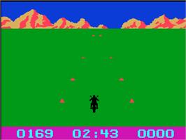 In game image of Moto-Crash on the Philips Videopac+.