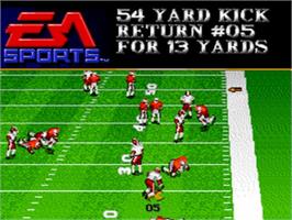 In game image of Bill Walsh College Football on the Sega CD.