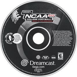 Artwork on the Disc for NCAA College Football 2K2: Road to the Rose Bowl on the Sega Dreamcast.