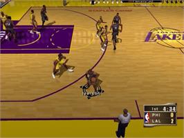 In game image of NBA 2K2 on the Sega Dreamcast.