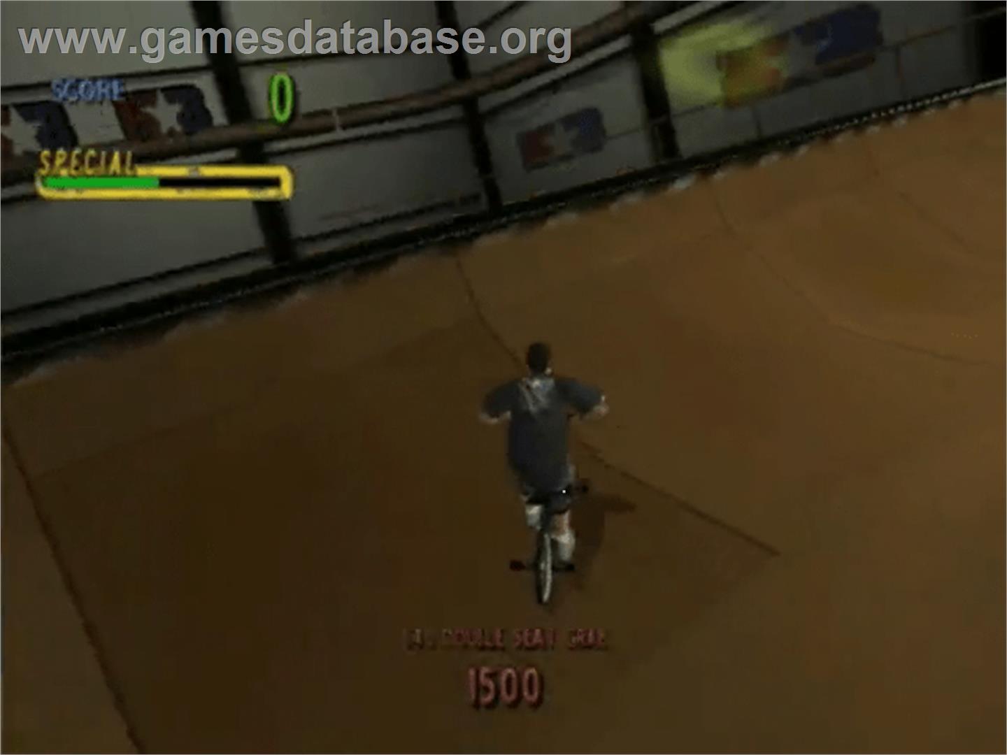 Mat Hoffman's Pro BMX - Sega Dreamcast - Artwork - In Game