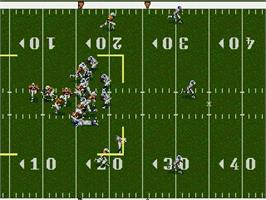 In game image of NFL Sports Talk Football '93 Starring Joe Montana on the Sega Genesis.