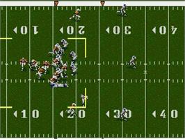 In game image of NFL Sports Talk Football '93 Starring Joe Montana on the Sega Genesis.