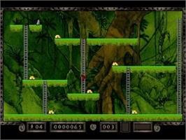 In game image of Lode Runner - The Legend Returns on the Sega Saturn.