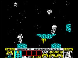 In game image of Ruff And Reddy In The Space Adventure on the Sinclair ZX Spectrum.