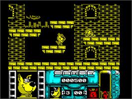 In game image of Scooby Doo and Scrappy Doo on the Sinclair ZX Spectrum.