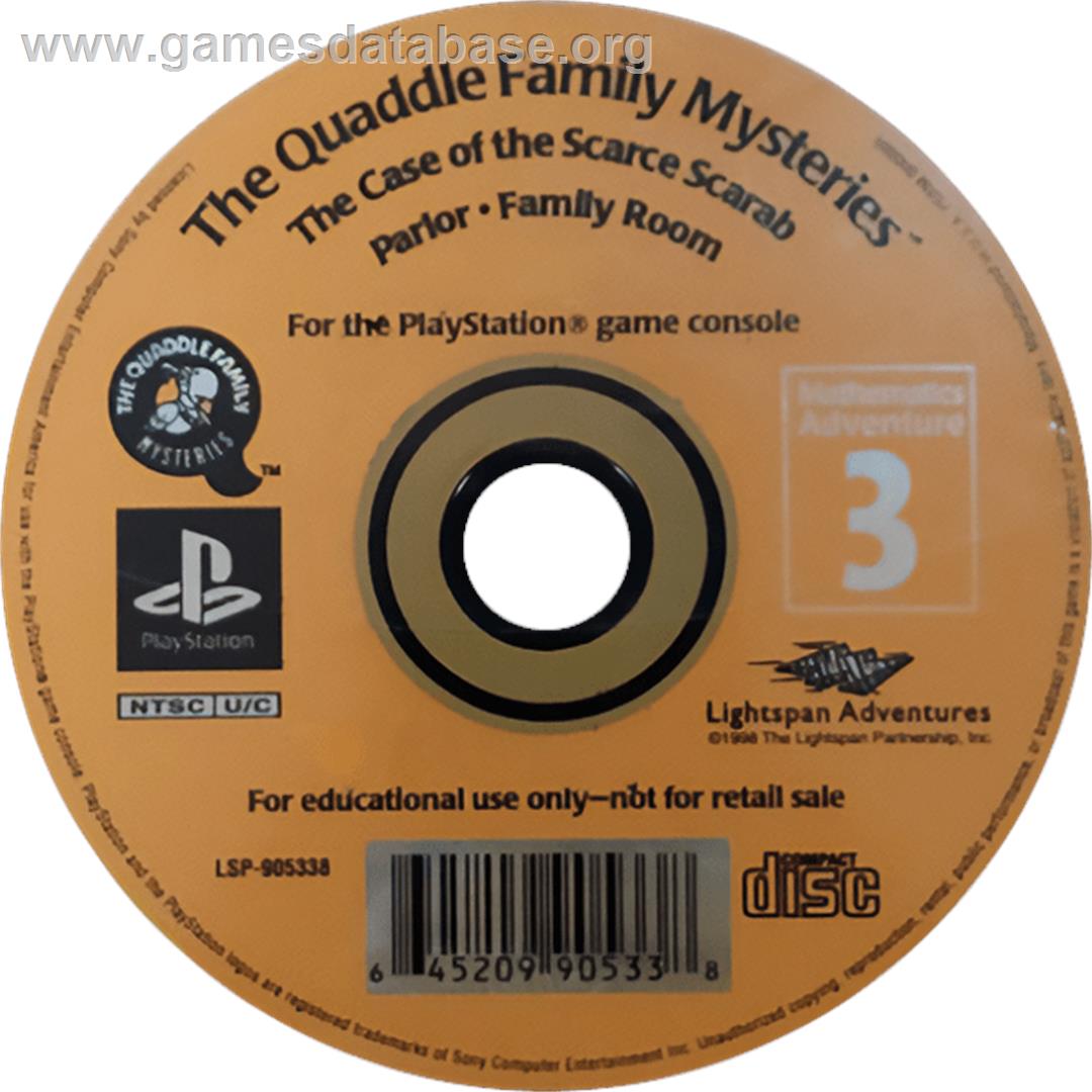 Lightspan - The Quaddle Family Mysteries 3 - The case of the Scarce Scarab - Parlor - Family Room - Sony Playstation - Artwork - Cartridge