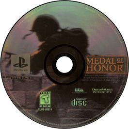 Artwork on the Disc for Medal of Honor: Underground on the Sony Playstation.