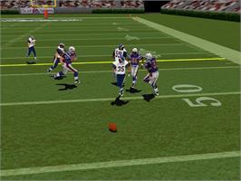 In game image of Madden Nfl 2003 on the Sony Playstation.