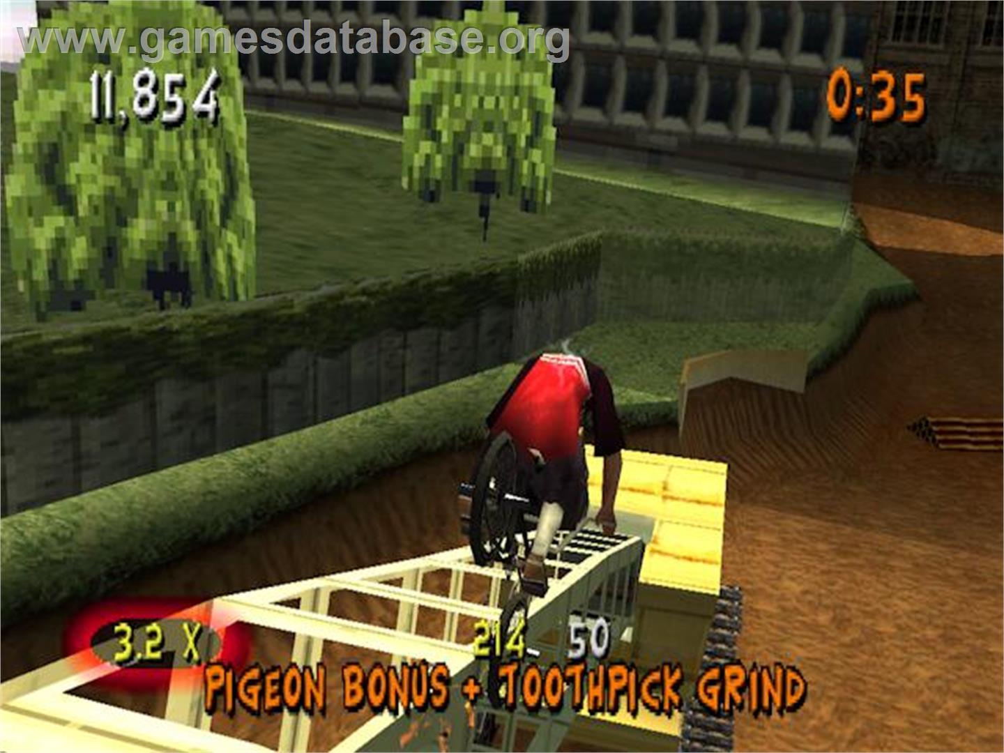 Mtv Sports - T.j. Lavin's Ultimate Bmx - Sony Playstation - Artwork - In Game