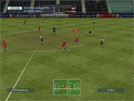 In game image of Uefa Champions League - Saison 2001/2002 on the Sony Playstation 2.