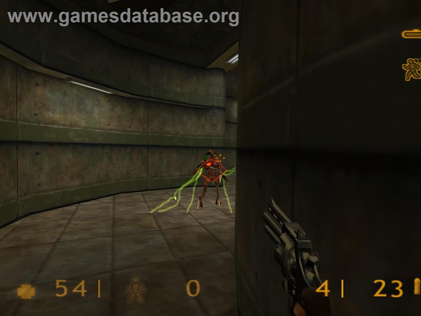 Half-life - Sony Playstation 2 - Artwork - In Game